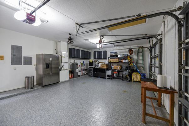 Garage, Interior