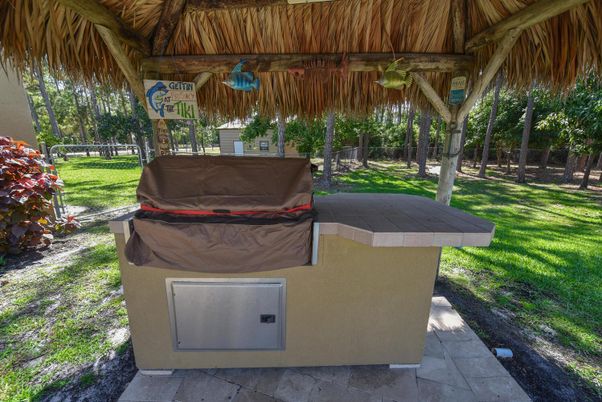 Exterior, Hot Tub