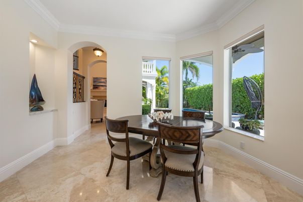 Dining room, Interior