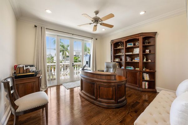 Home Office, Interior, Recessed Lighting, Wood Texture Flooring