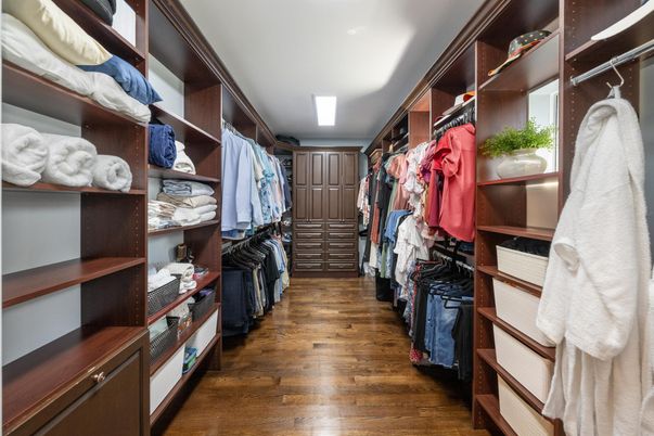 Interior, Walk-in Closets, Wood Texture Flooring