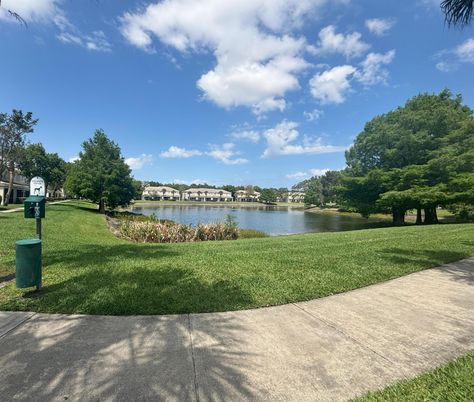 Exterior, Lake