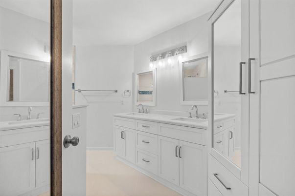 Bathroom, Dual Sink Vanities, Interior