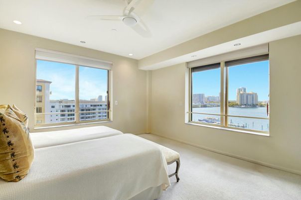 Bedroom, Interior, Recessed Lighting, Water