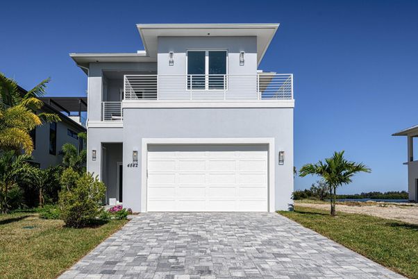 Attached, Exterior, Facade, Modern