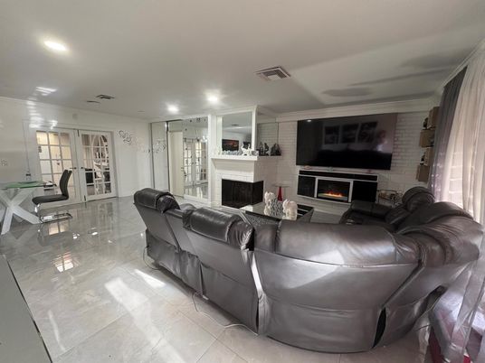 Fireplace, Interior, Living room, Recessed Lighting