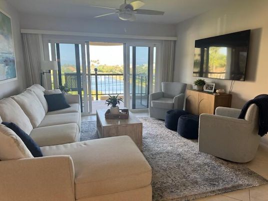 Interior, Living room, Water
