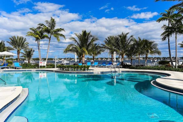 Exterior, Pool, Water