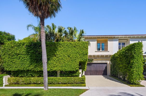 Attached, Exterior, Facade, Mediterranean