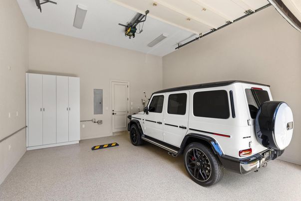 Garage, Interior