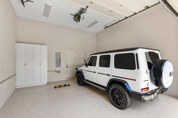 Garage, Interior