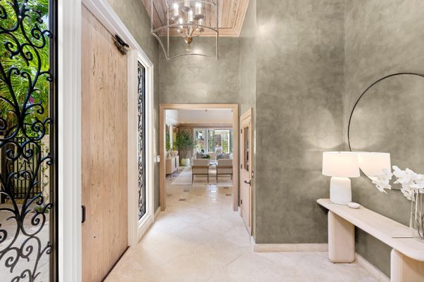 Chandelier, Interior, Pendant Lights