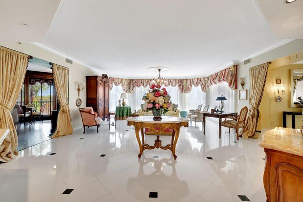 Chandelier, Dining room, Interior, Living room, Recessed Lighting