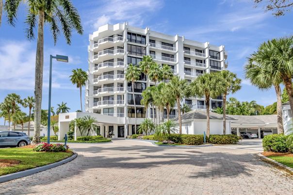Exterior, Facade, Condo Building