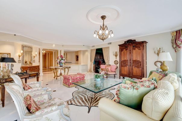 Chandelier, Interior, Living room, Piano, Recessed Lighting