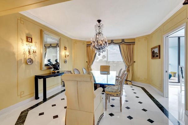Chandelier, Dining room, Interior