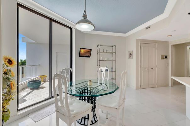 Dining room, Interior, Pendant Lights