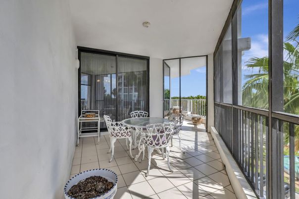 Dining room, Interior