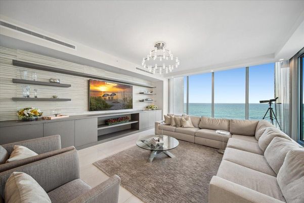 Interior, Living room, Water