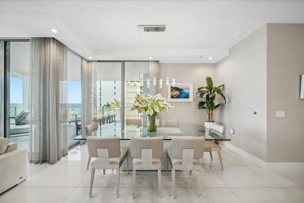 Dining room, Interior, Pendant Lights, Recessed Lighting, Water