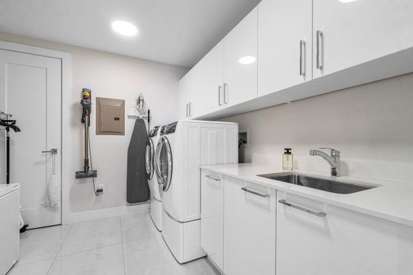 Interior, Recessed Lighting, Washer