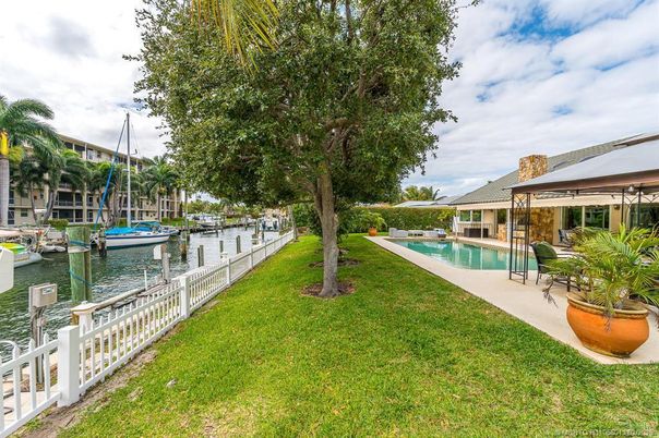 Exterior, Pool, Water