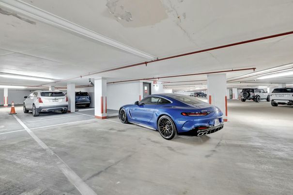 Garage, Interior