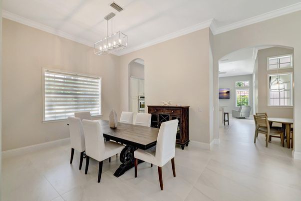 Chandelier, Dining room, Interior, Pendant Lights