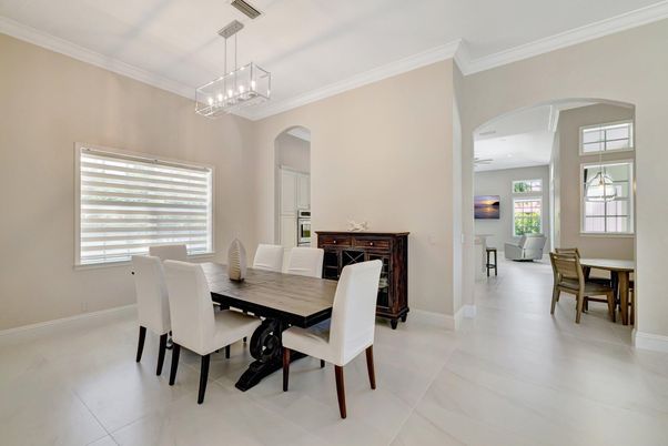 Chandelier, Dining room, Interior, Pendant Lights