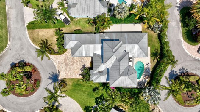 Exterior, Drone