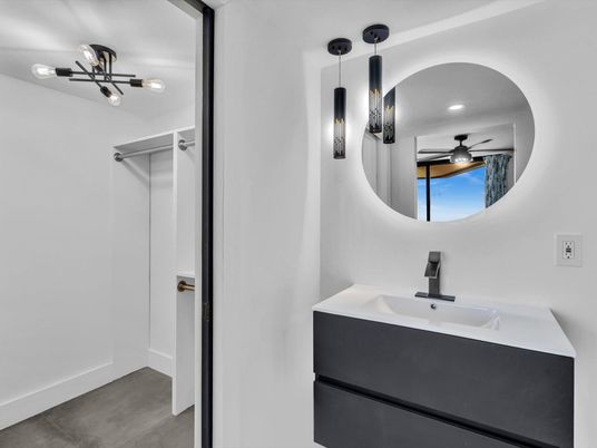 Bathroom, Interior, Pendant Lights, Recessed Lighting