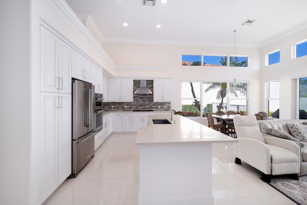 Dining room, Interior, Kitchen, Living room, Pendant Lights, Recessed Lighting, Stainless Steel Appliances