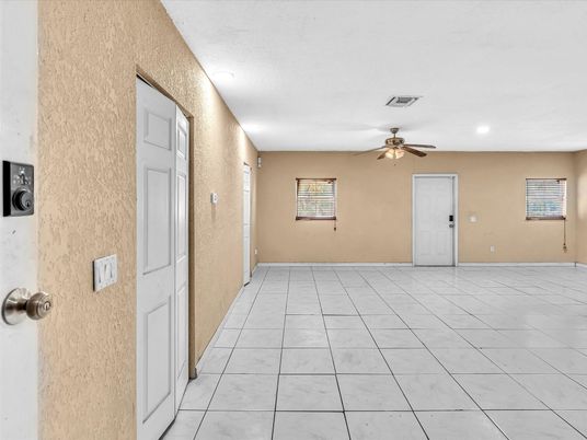 Empty room, Interior, Marble, Recessed Lighting
