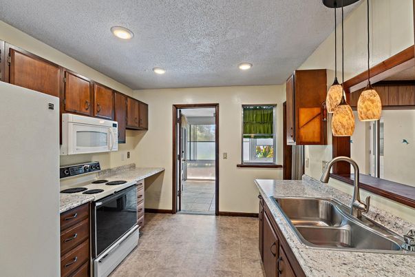 Interior, Kitchen, Pendant Lights, Recessed Lighting, Stainless Steel Appliances