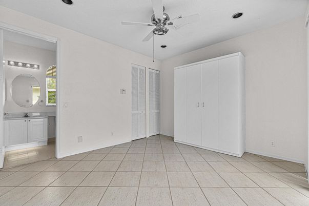 Bathroom, Empty room, Interior, Recessed Lighting