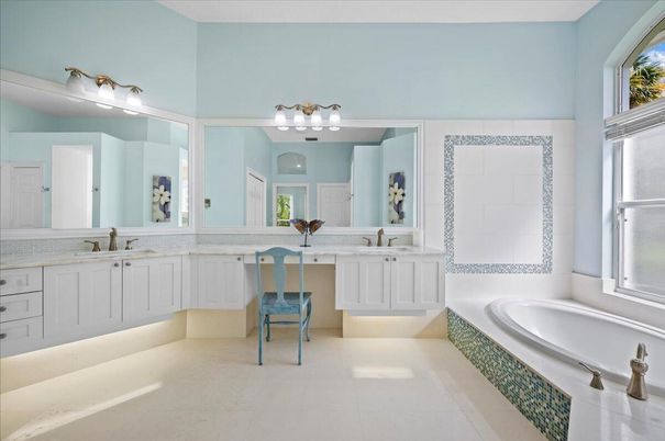 Bathroom, Dual Sink Vanities, Interior