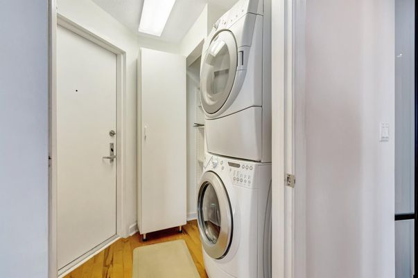 Interior, Utility Closets, Washer, Wood Texture Flooring