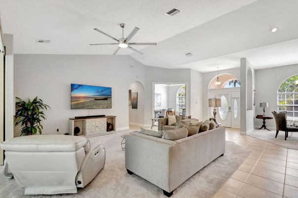 Interior, Living room, Pendant Lights, Recessed Lighting