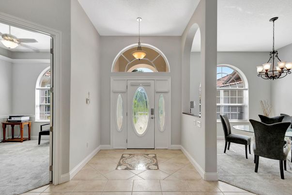 Chandelier, Dining room, Interior, Pendant Lights