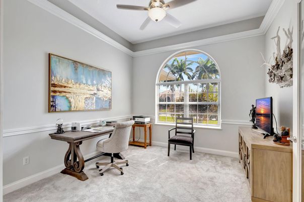 Home Office, Interior