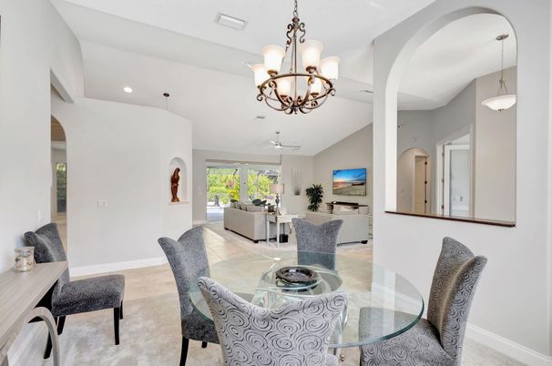 Chandelier, Dining room, Interior, Living room, Pendant Lights, Recessed Lighting