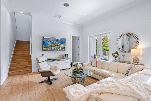 Interior, Living room, Recessed Lighting, Wood Texture Flooring