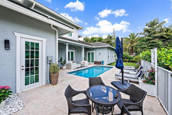 Exterior, Pool