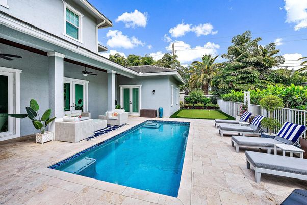 Exterior, Pool