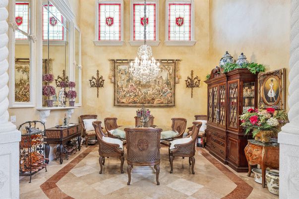 Chandelier, Dining room, Interior