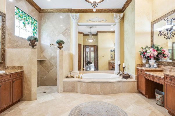 Bathroom, Glass Shower, Interior, Pendant Lights, Recessed Lighting