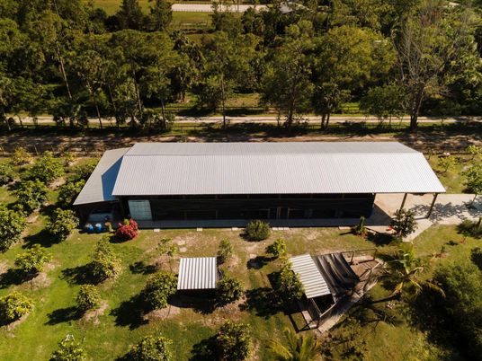 Exterior, Drone