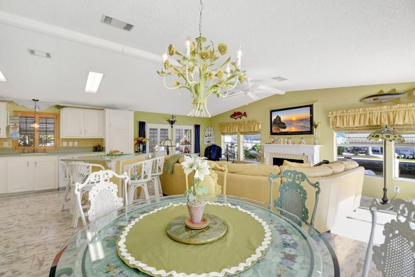 Chandelier, Dining room, Interior, Kitchen, Living room, Marble, Pendant Lights