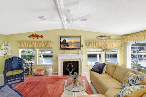 Fireplace, Interior, Living room, Water