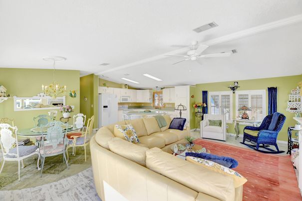 Chandelier, Dining room, Interior, Kitchen, Living room, Recessed Lighting